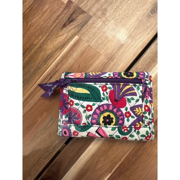 Vintage Spring 2011 Vera Bradley Euro Trifold Wallet Viva La Vera - Picture 2 of 4